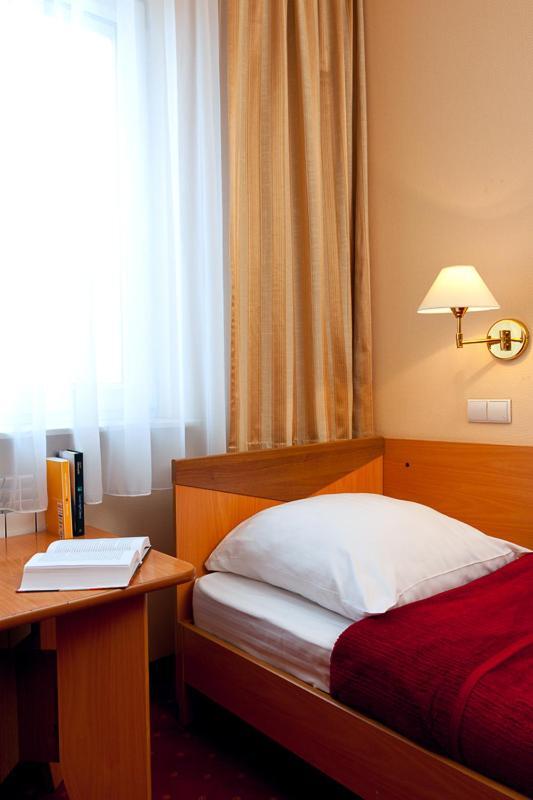 Hotel Albatros Przemyśl Habitación foto